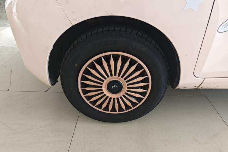 Used Wuling Hongguang MINIEV 2022 Macaron Premium Model – Lithium Iron Phosphate Left Front Wheel Hub