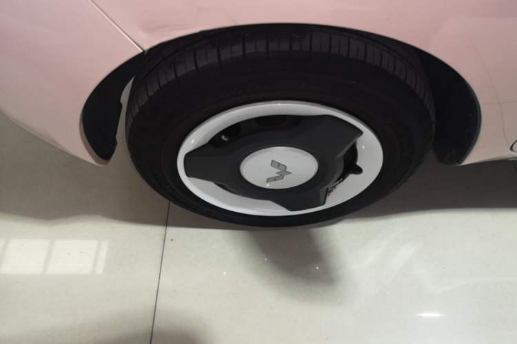 Used Wuling Hongguang MINIEV 2022 Macaron Premium Model – Lithium Ternary Battery Left Front Wheel Hub