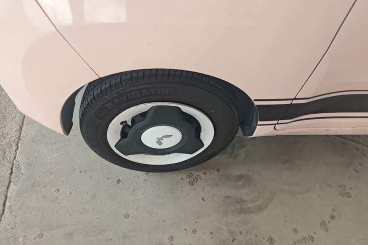 Used Wuling Hongguang MINIEV 2022 Macaron Premium Model – Lithium Iron Phosphate Left Front Wheel Hub