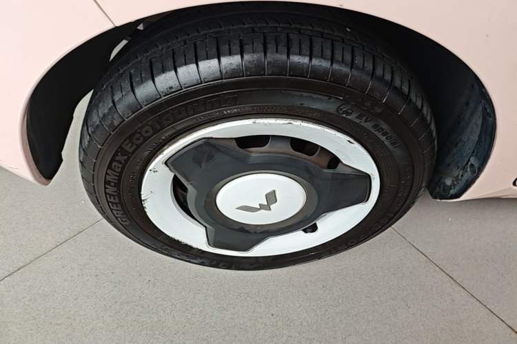 Used Wuling Hongguang MINIEV 2022 Macaron Fashion Edition Lithium-Nickel-Cobalt-Alpha-oxide Left Front Wheel Hub