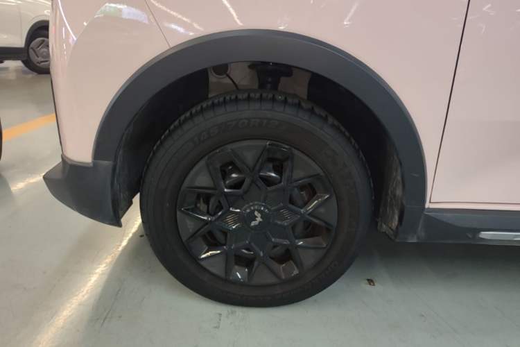 Used Wuling Hongguang MINIEV 2022 GAMEBOY 200km Play Edition with Lithium Iron Phosphate Left Front Wheel Hub