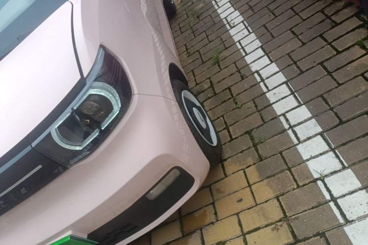 Used Wuling Hongguang MINIEV 2022 Macaron Premium Model – Lithium Iron Phosphate Left Front Wheel Hub
