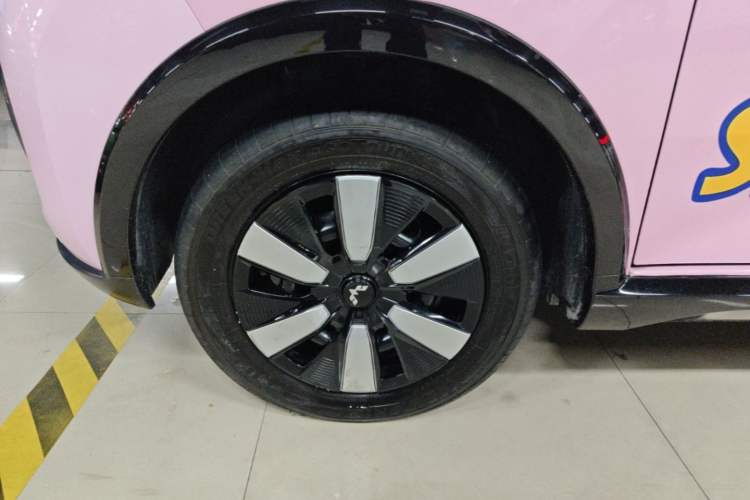 Used Wuling Hongguang MINIEV 2022 Convertible Model Left Front Wheel Hub