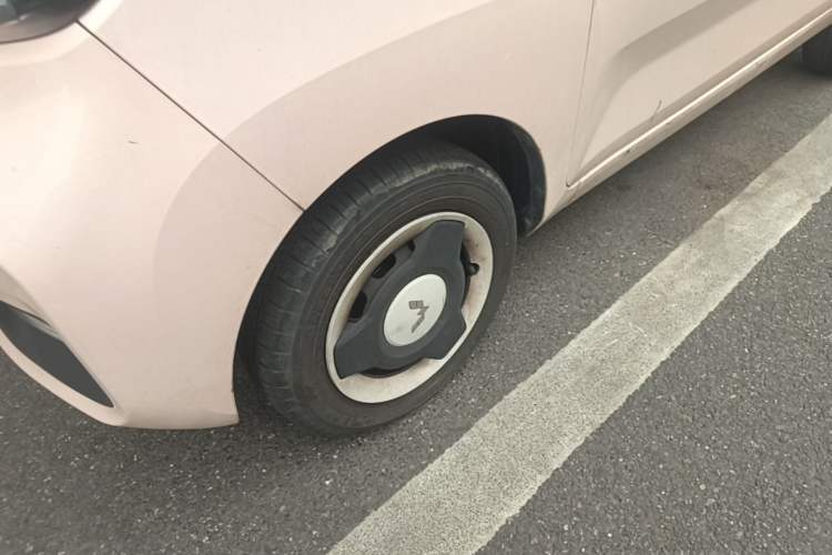 Used Wuling Hongguang MINIEV 2022 Macaron Premium Model – Lithium Ternary Battery Left Front Wheel Hub