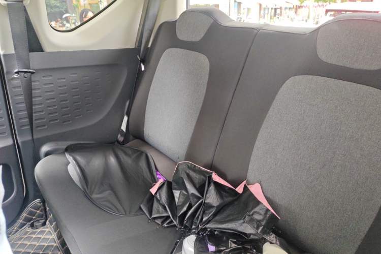 Used Wuling Hongguang MINIEV 2022 Macaron Premium Model – Lithium Iron Phosphate Left Rear Seat