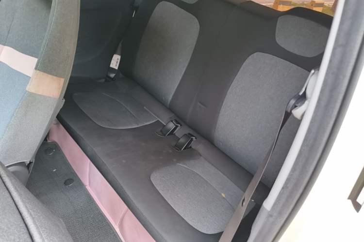 Used Wuling Hongguang MINIEV 2022 Macaron Premium Model – Lithium Iron Phosphate Left Rear Seat