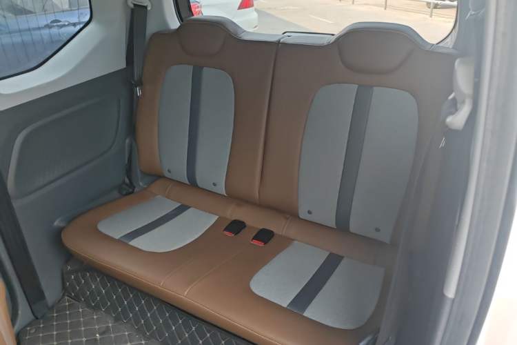 Used Wuling Hongguang MINIEV 2022 GAMEBOY 200km Gaming Edition with Lithium Iron Phosphate Left Rear Seat