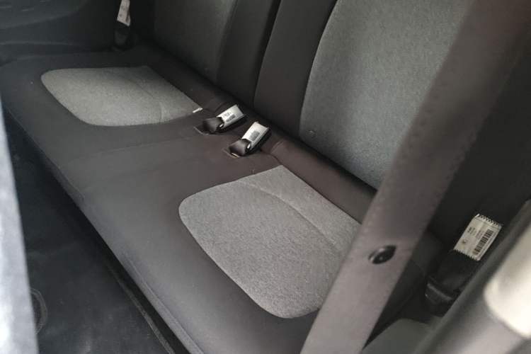 Used Wuling Hongguang MINIEV 2022 Macaron Premium Model – Lithium Iron Phosphate Left Rear Seat