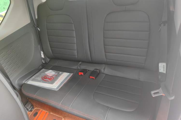 Used Wuling Hongguang MINIEV 2022 Macaron Premium Model – Lithium Iron Phosphate Left Rear Seat