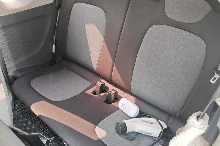 Used Wuling Hongguang MINIEV 2022 Macaron Fashion Model Lithium Iron Phosphate Left Rear Seat
