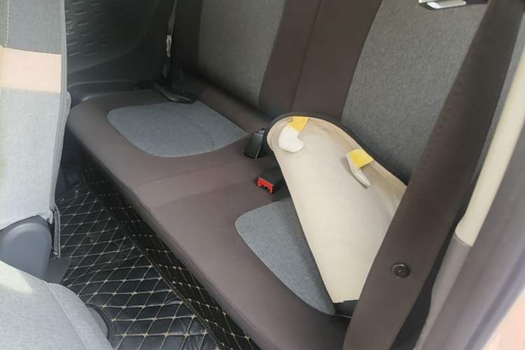 Used Wuling Hongguang MINIEV 2022 Macaron Premium Model – Lithium Iron Phosphate Left Rear Seat
