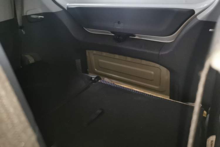 Used Wuling Hongguang MINIEV 2022 Macaron Premium Model – Lithium Iron Phosphate Left Rear Seat