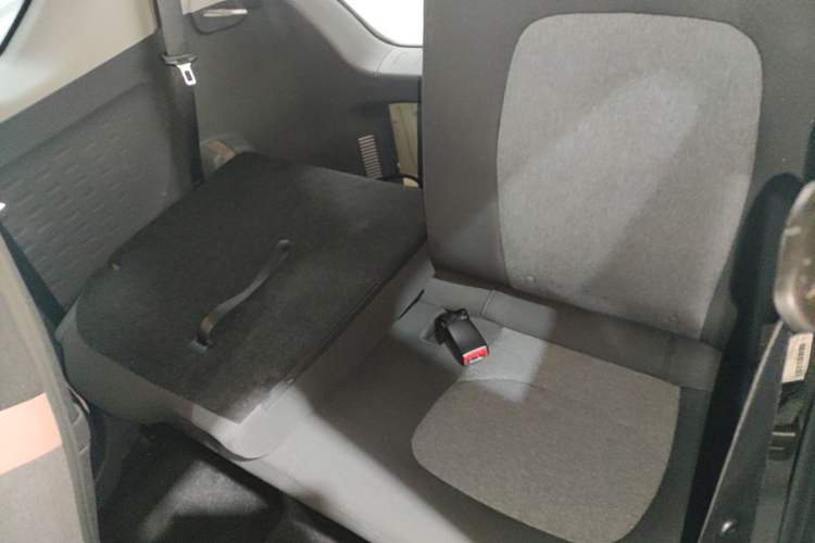 Used Wuling Hongguang MINIEV 2022 Macaron Premium Model – Lithium Ternary Battery Left Rear Seat