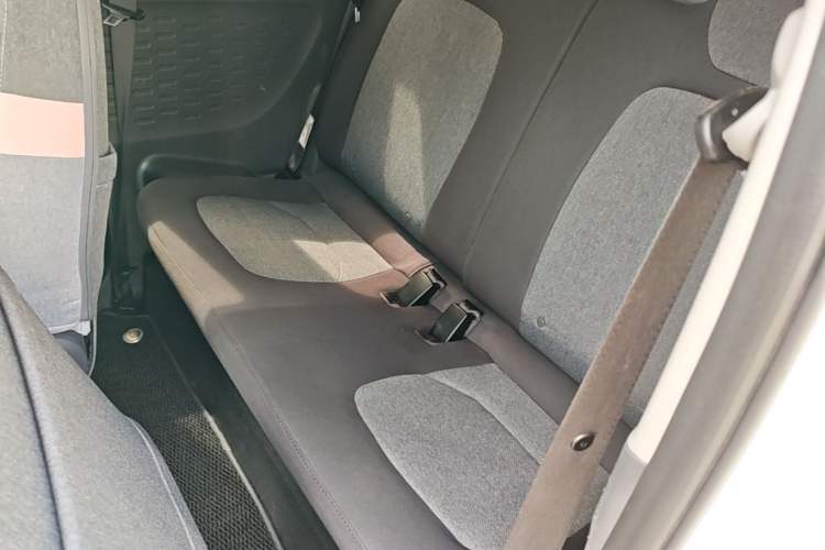 Used Wuling Hongguang MINIEV 2022 Macaron Premium Model – Lithium Iron Phosphate Left Rear Seat