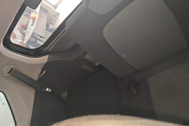 Used Wuling Hongguang MINIEV 2022 Macaron Fashion Model Lithium Iron Phosphate Left Rear Seat