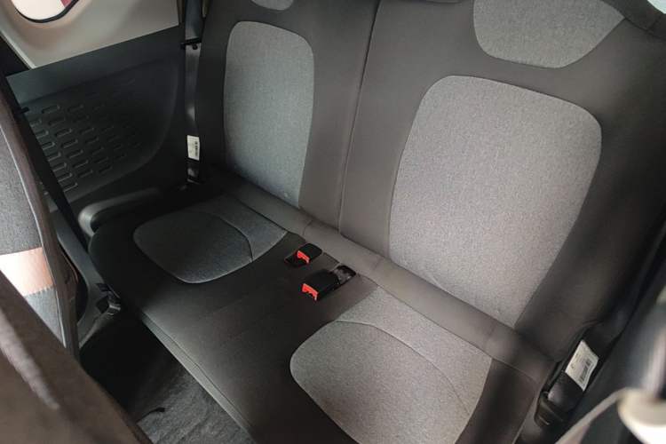 Used Wuling Hongguang MINIEV 2022 Macaron Premium Model – Lithium Iron Phosphate Left Rear Seat