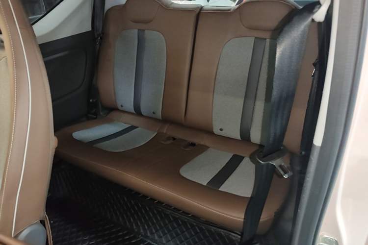 Used Wuling Hongguang MINIEV 2022 GAMEBOY 200km Play Edition with Lithium Iron Phosphate Left Rear Seat