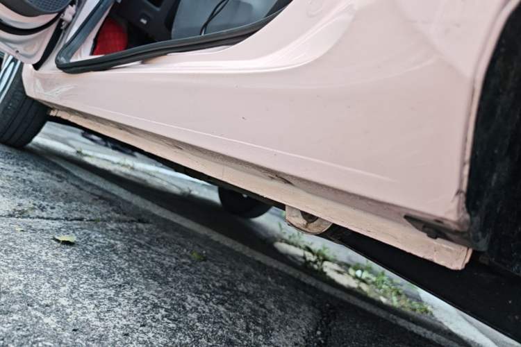 Used Wuling Hongguang MINIEV 2022 Macaron Premium Model – Lithium Iron Phosphate Left Side Sill
