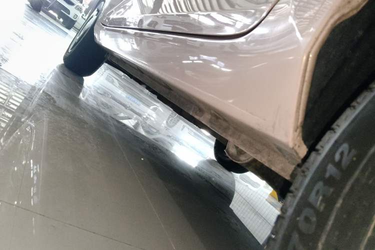 Used Wuling Hongguang MINIEV 2022 Macaron Premium Model – Lithium Iron Phosphate Left Side Sill