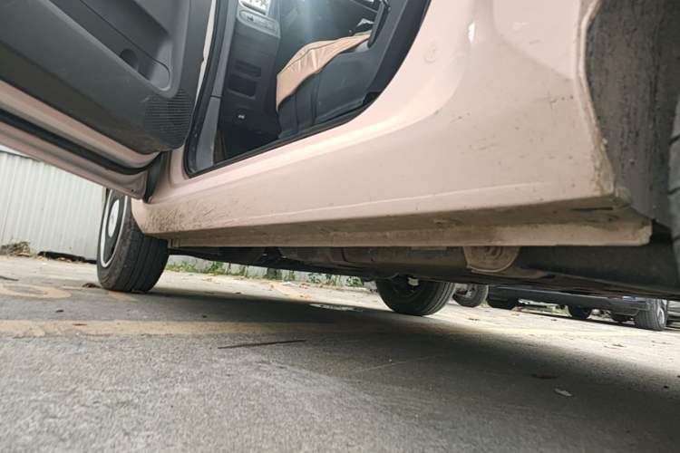 Used Wuling Hongguang MINIEV 2022 Macaron Premium Model – Lithium Iron Phosphate Left Side Sill