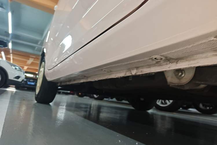 Used Wuling Hongguang MINIEV 2022 Macaron Premium Model – Lithium Ternary Battery Left Side Sill
