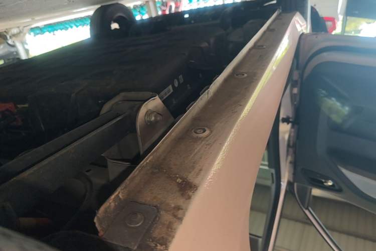 Used Wuling Hongguang MINIEV 2022 Macaron Premium Model – Lithium Iron Phosphate Left Side Sill