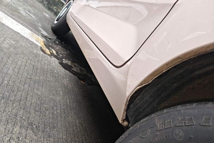 Used Wuling Hongguang MINIEV 2022 Macaron Premium Model – Lithium Iron Phosphate Left Side Sill