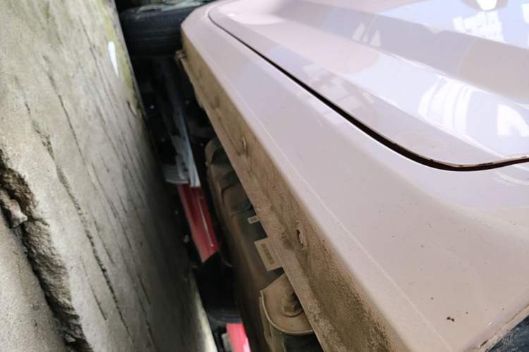 Used Wuling Hongguang MINIEV 2022 Macaron Premium Model – Lithium Iron Phosphate Left Side Sill