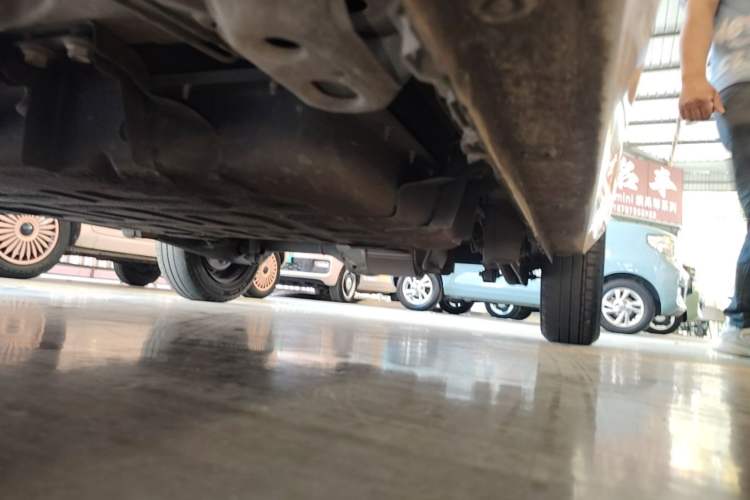 Used Wuling Hongguang MINIEV 2022 Macaron Premium Model – Lithium Ternary Battery Left Side Sill