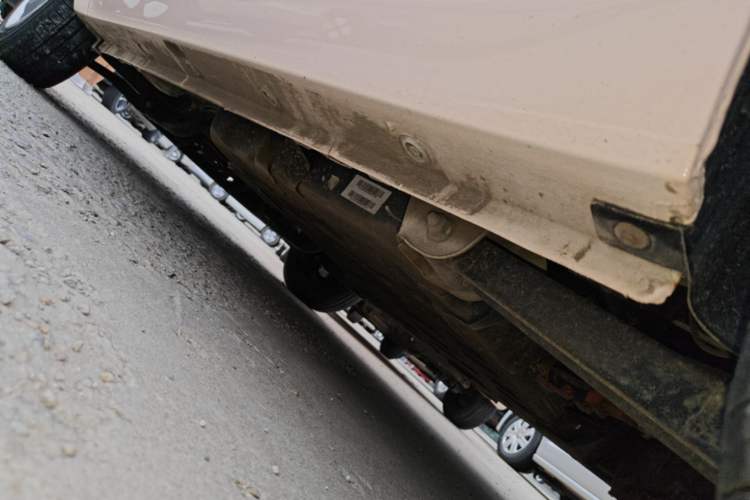 Used Wuling Hongguang MINIEV 2022 Macaron Premium Model – Lithium Ternary Battery Left Side Sill