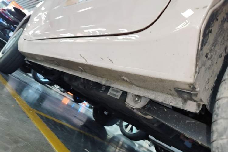 Used Wuling Hongguang MINIEV 2022 Macaron Premium Model – Lithium Iron Phosphate Left Side Sill