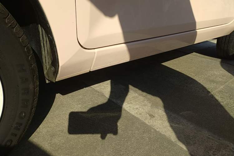 Used Wuling Hongguang MINIEV 2022 Macaron Premium Model – Lithium Iron Phosphate Left Side Sill