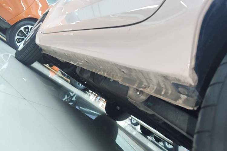 Used Wuling Hongguang MINIEV 2022 Macaron Premium Model – Lithium Iron Phosphate Left Side Sill