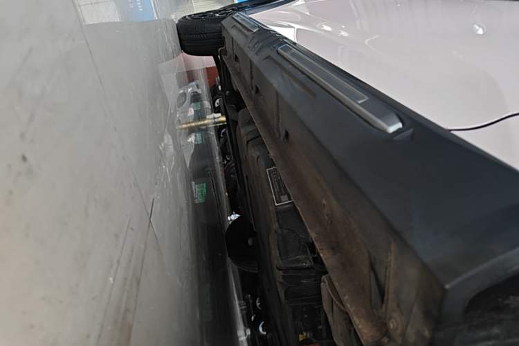 Used Wuling Hongguang MINIEV 2022 GAMEBOY 300km Enthusiast Model with Lithium Iron Phosphate Left Side Sill