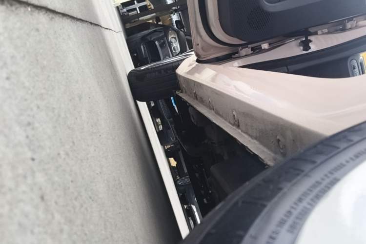 Used Wuling Hongguang MINIEV 2022 Macaron Fashion Model Lithium Iron Phosphate Left Side Sill