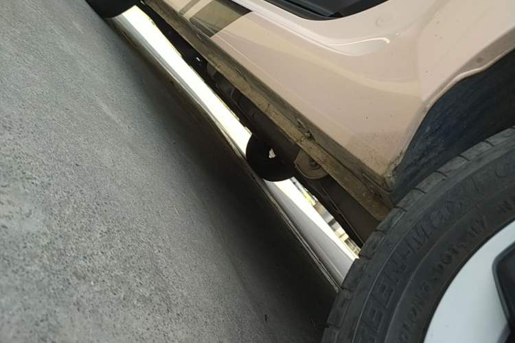 Used Wuling Hongguang MINIEV 2022 Macaron Premium Model – Lithium Iron Phosphate Left Side Sill