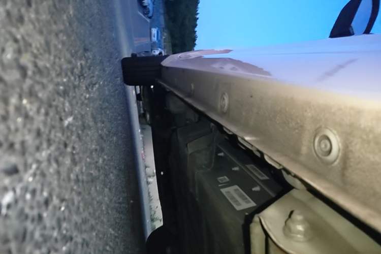 Used Wuling Hongguang MINIEV 2022 Macaron Premium Model – Lithium Ternary Battery Left Side Sill