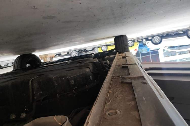 Used Wuling Hongguang MINIEV 2022 GAMEBOY 200km Gaming Edition with Lithium Iron Phosphate Left Side Sill