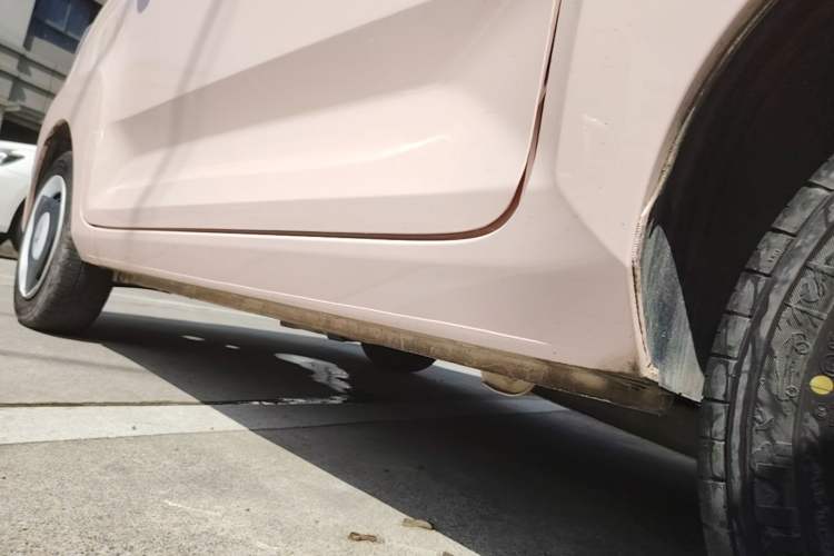 Used Wuling Hongguang MINIEV 2022 Macaron Premium Model – Lithium Iron Phosphate Left Side Sill