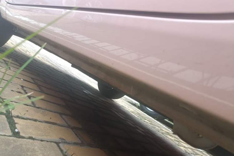 Used Wuling Hongguang MINIEV 2022 Macaron Premium Model – Lithium Iron Phosphate Left Side Sill