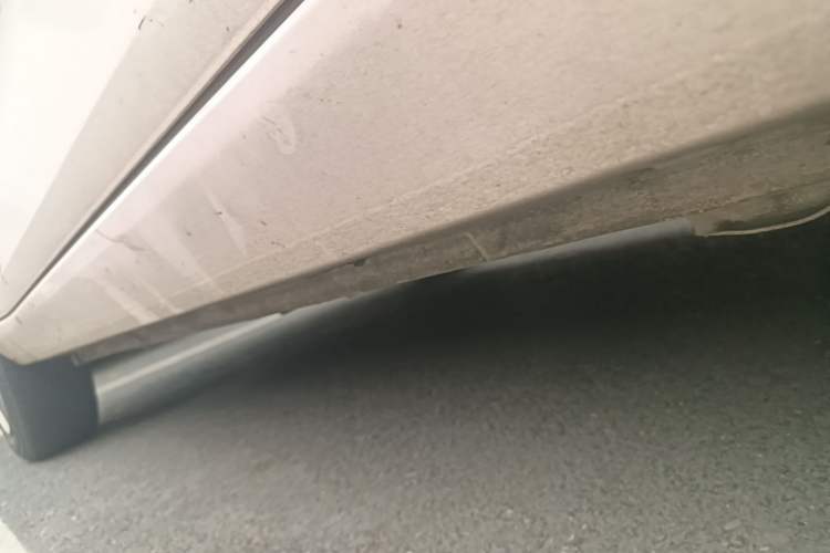 Used Wuling Hongguang MINIEV 2022 Macaron Premium Model – Lithium Ternary Battery Left Side Sill