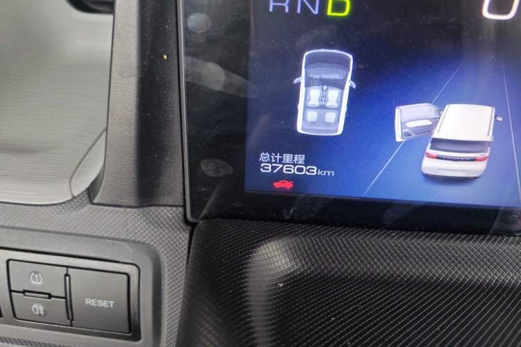 Used Wuling Hongguang MINIEV 2022 Macaron Fashion Model Lithium Iron Phosphate Odometer Close Up