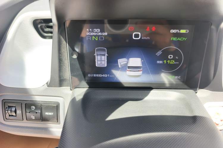 Used Wuling Hongguang MINIEV 2022 Macaron Premium Model – Lithium Iron Phosphate Odometer Close Up