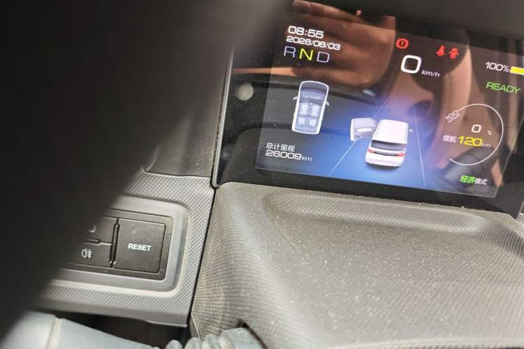 Used Wuling Hongguang MINIEV 2022 Macaron Fashion Edition Lithium-Nickel-Cobalt-Alpha-oxide Odometer Close Up