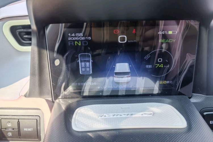 Used Wuling Hongguang MINIEV 2022 Macaron Premium Model – Lithium Iron Phosphate Odometer Close Up