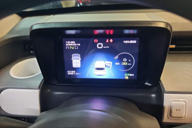 Used Wuling Hongguang MINIEV 2022 GAMEBOY 200km Play Edition with Lithium Iron Phosphate Odometer Close Up