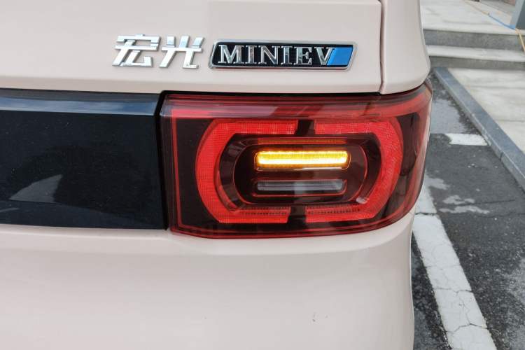 Used Wuling Hongguang MINIEV 2022 Macaron Premium Model – Lithium Iron Phosphate Exterior 6