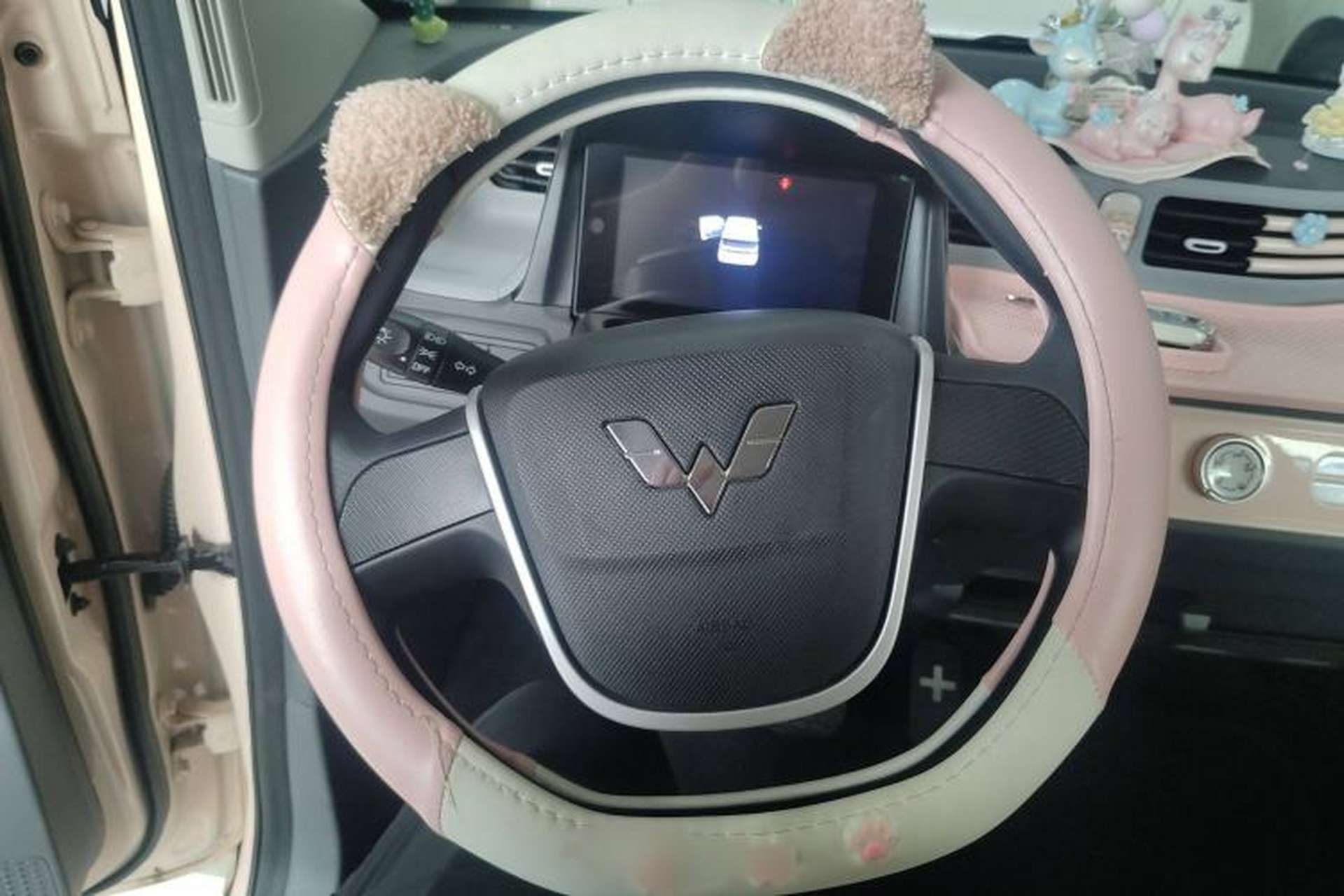 Used Wuling Hongguang MINIEV 2022 Macaron Premium Model – Lithium Iron Phosphate Interior 4