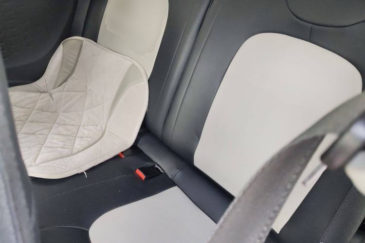 Used Wuling Hongguang MINIEV 2022 Macaron Premium Model – Lithium Iron Phosphate Interior 4
