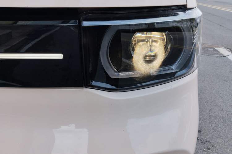 Used Wuling Hongguang MINIEV 2022 Macaron Premium Model – Lithium Iron Phosphate Left Front Headlight